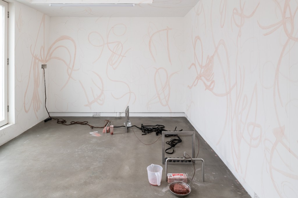 This image has an empty alt attribute; its file name is dsc2872lr.jpg